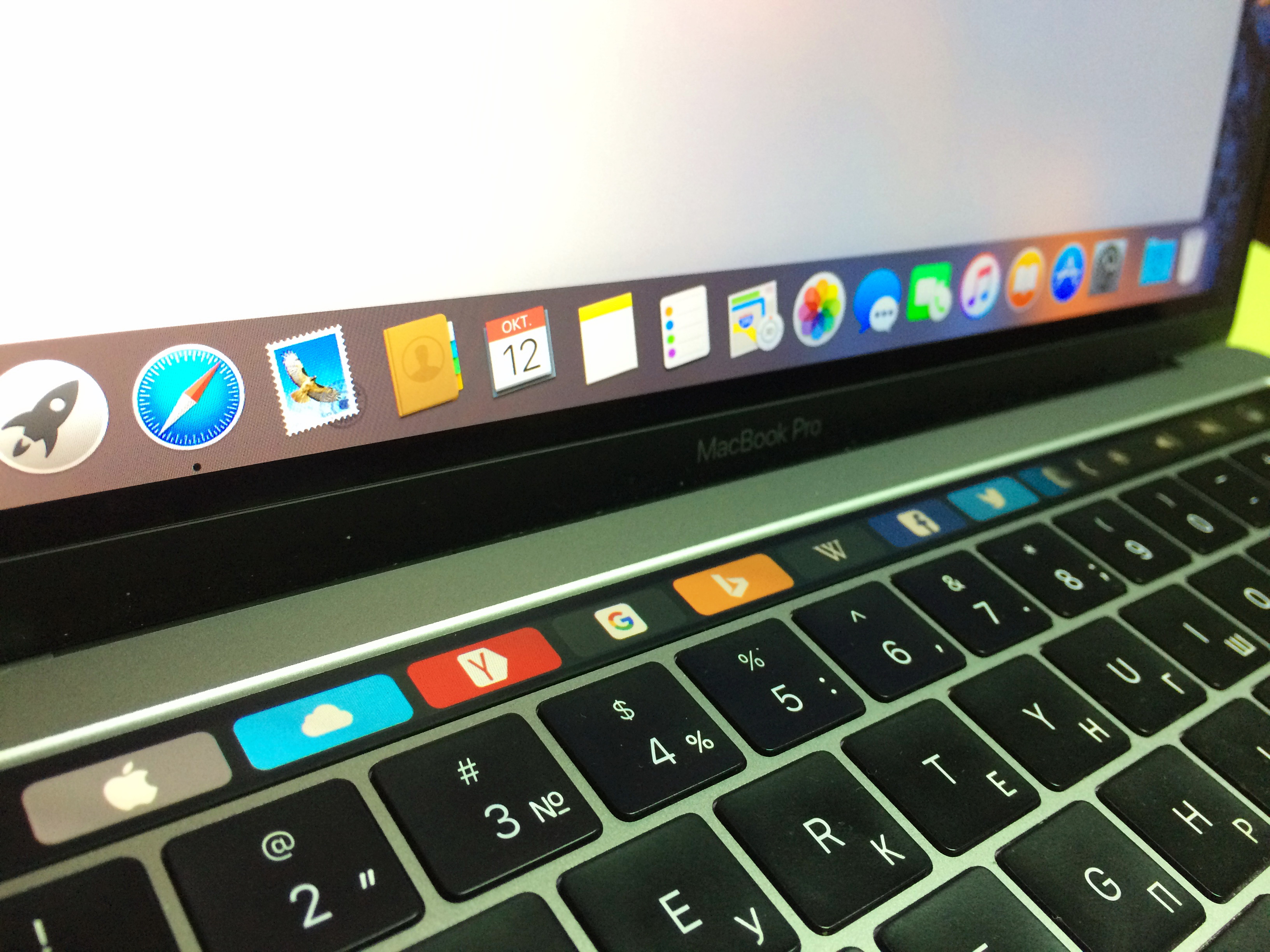 Новый Touch Bar MacBook Pro